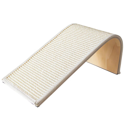 Kratzbrett "RAMP" für Katzen aus Pappelholz mit Sisal-Kratzfläche