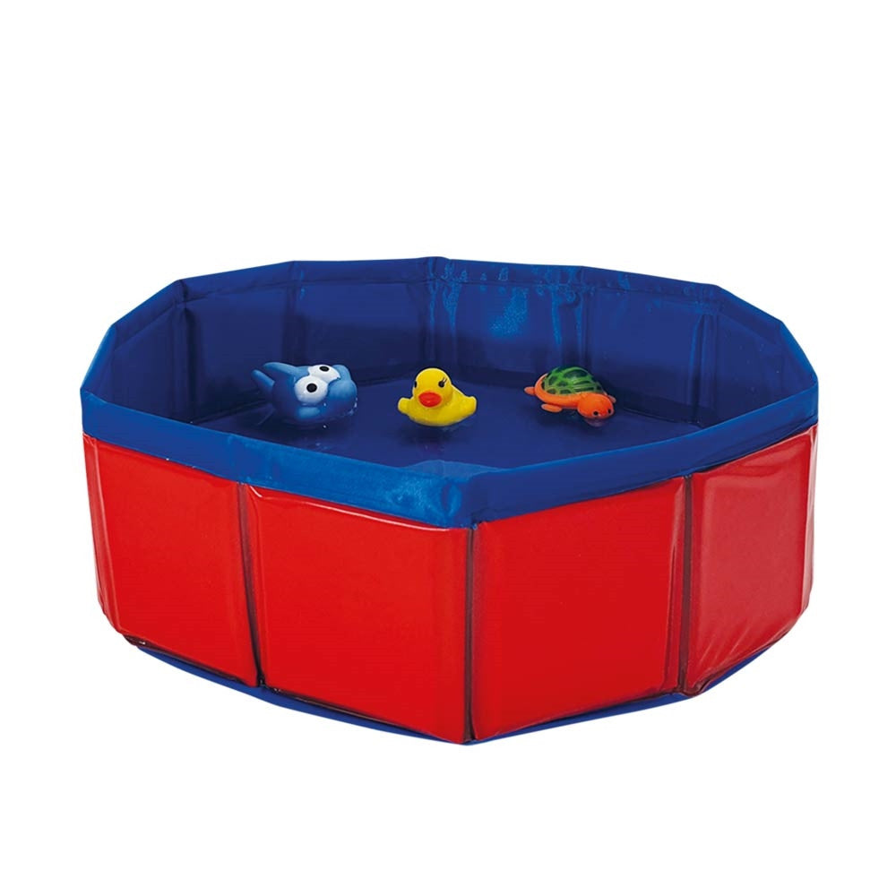 Katzenpool mit Spielzeug